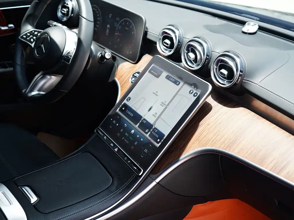 Mercedes-Benz C-Class 2024 — фото 12