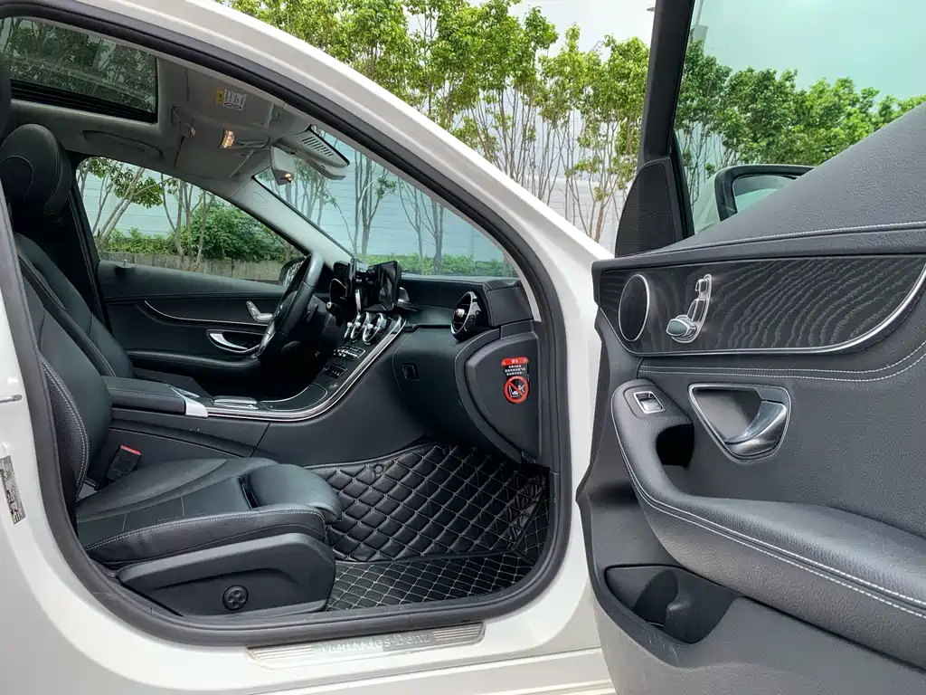 Mercedes-Benz C-Class 2019 — фото 15