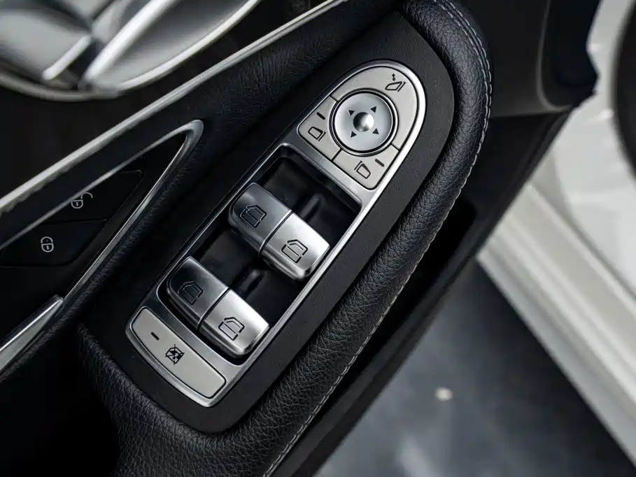 Mercedes-Benz C-Class 2019 — фото 12