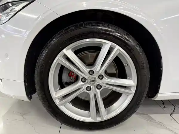 Volvo S90 2019