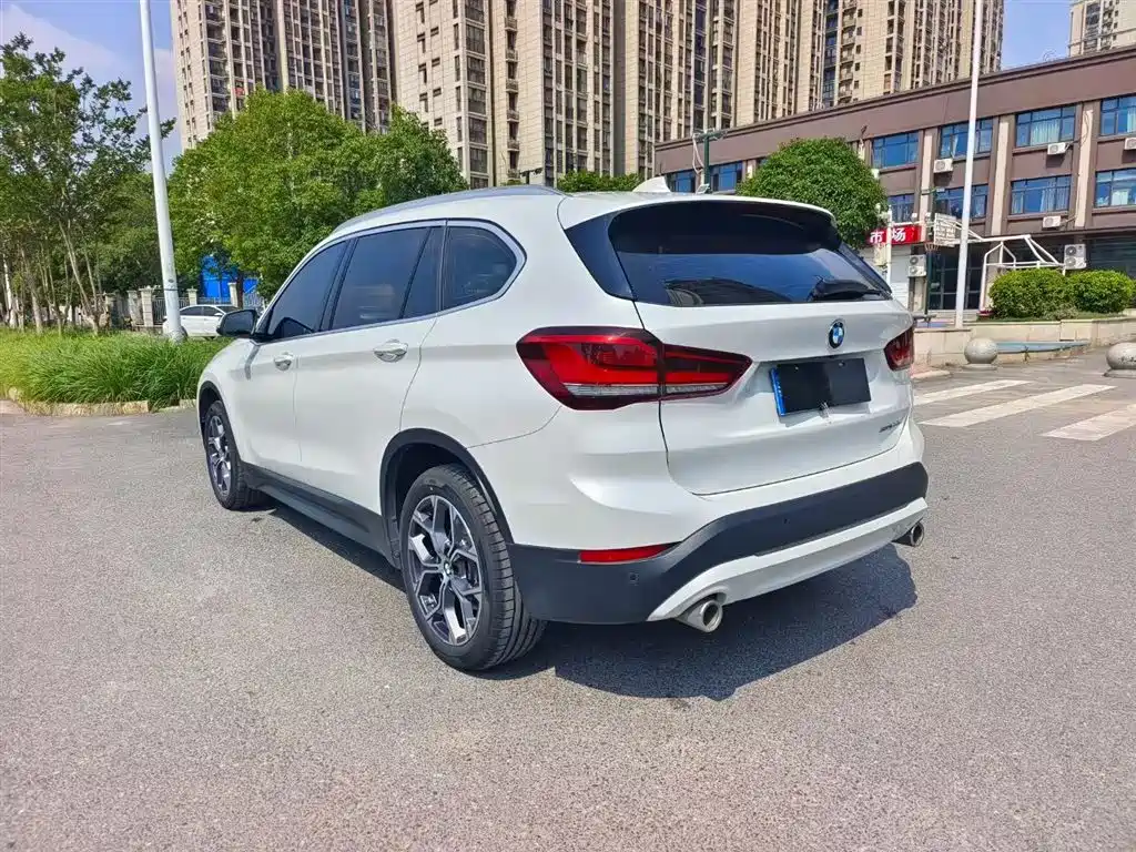 BMW X1 2022 — фото 7