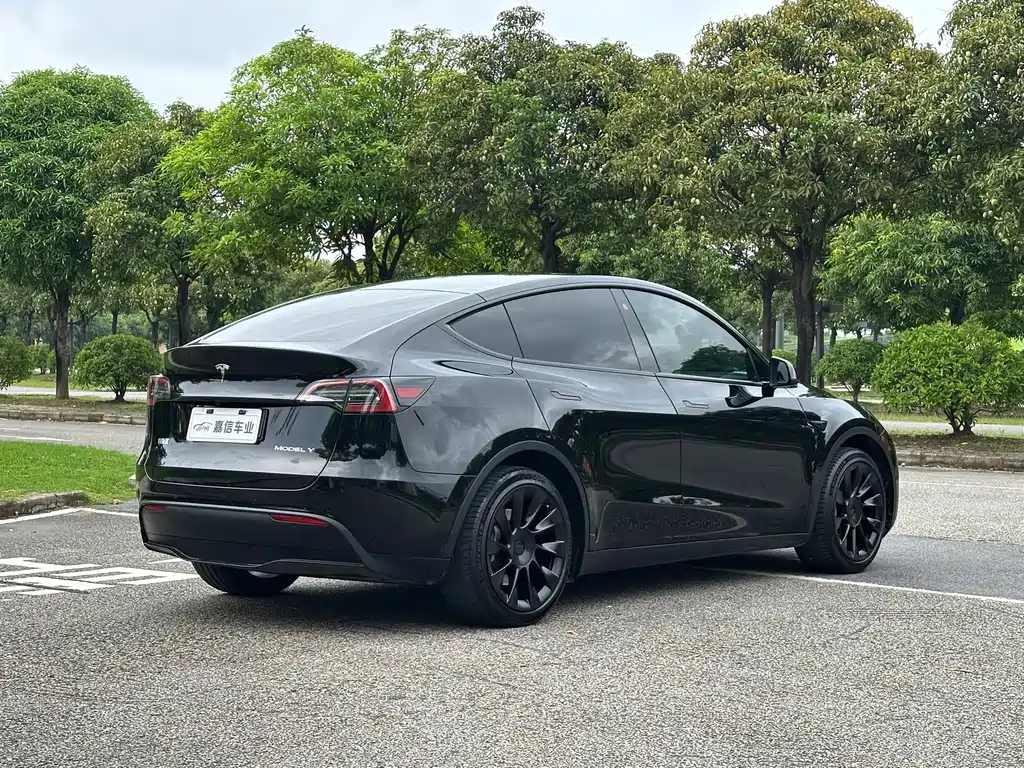 Tesla Model Y 2022 — фото 8