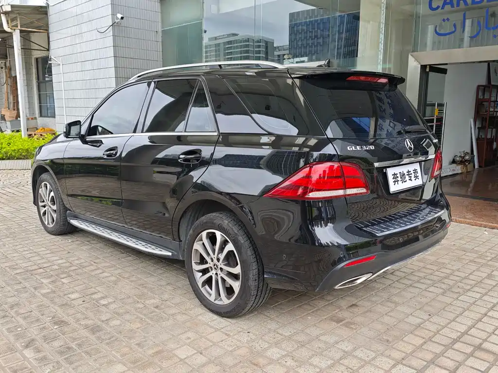 Mercedes-Benz GLE 2018 — фото 16