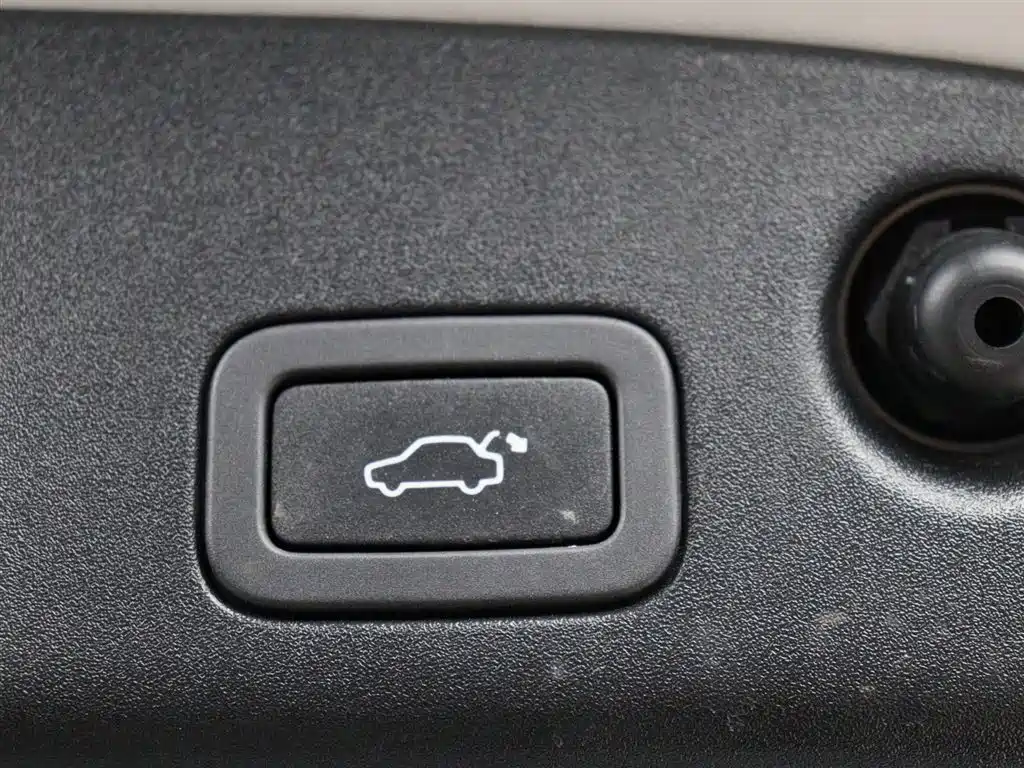 Jaguar XJ 2014 — фото 12