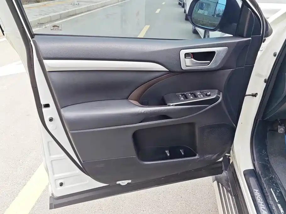 Toyota Highlander 2015