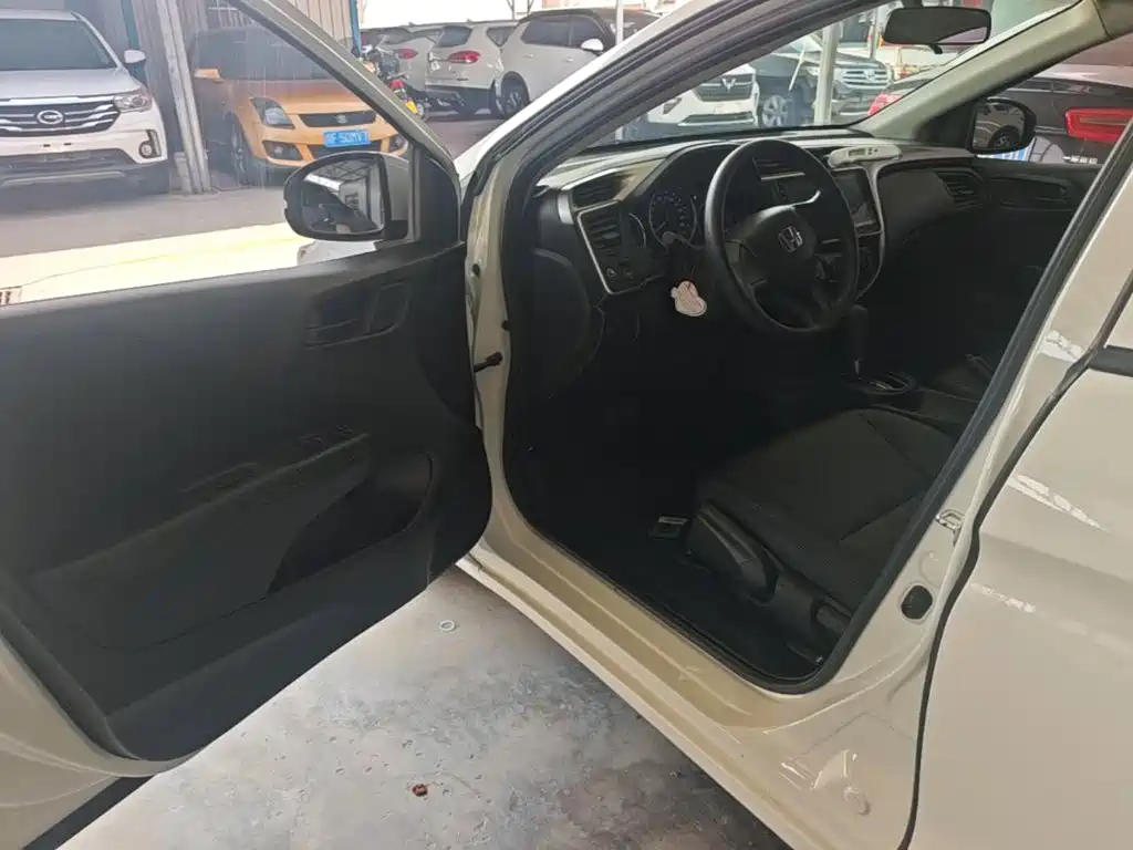 Honda City 2018 — фото 16