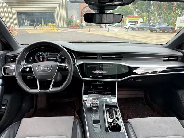 Audi A6L 2022