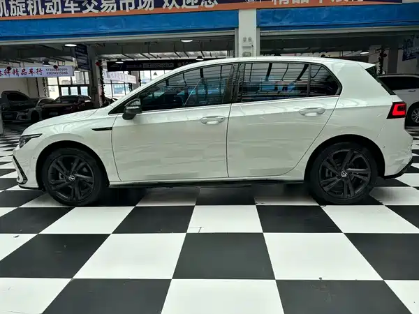 Volkswagen Golf 2022