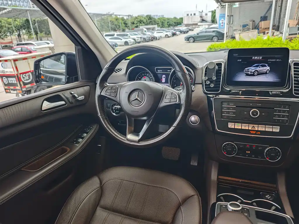 Mercedes-Benz GLE 2018 — фото 9