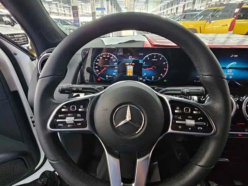 Mercedes-Benz GLB 2021 — фото 12