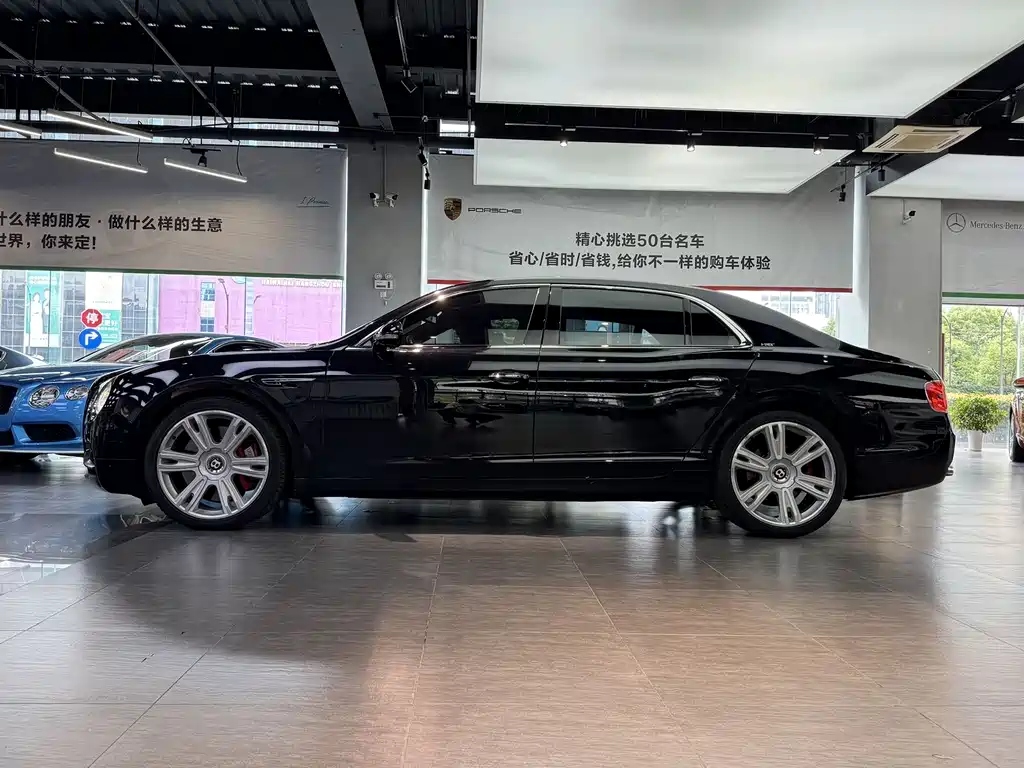Bentley Flying Spur 2018 — фото 18