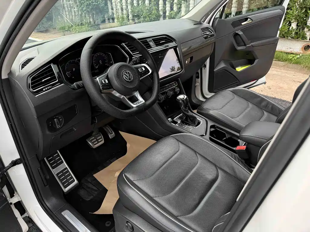 Volkswagen Tiguan L 2020 — фото 7