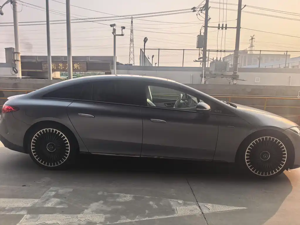 Mercedes-Benz EQS AMG 2024