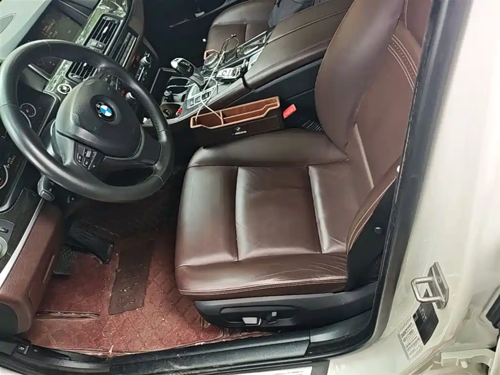 BMW 5 Series 2017 — фото 15