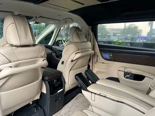 Toyota Vellfire 2024