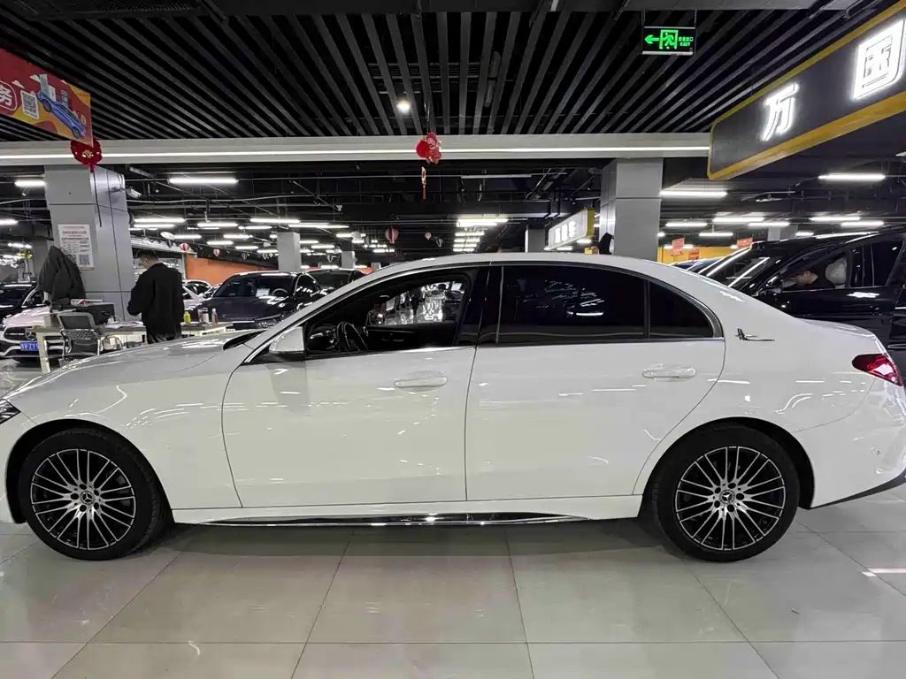 Mercedes-Benz C-Class 2022 — фото 3