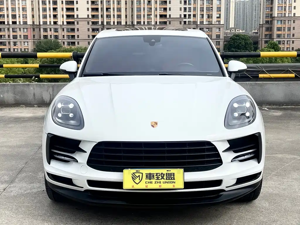 Porsche Macan 2021