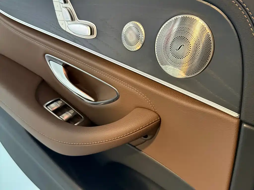 Mercedes-Benz E-Class 2023 — фото 12