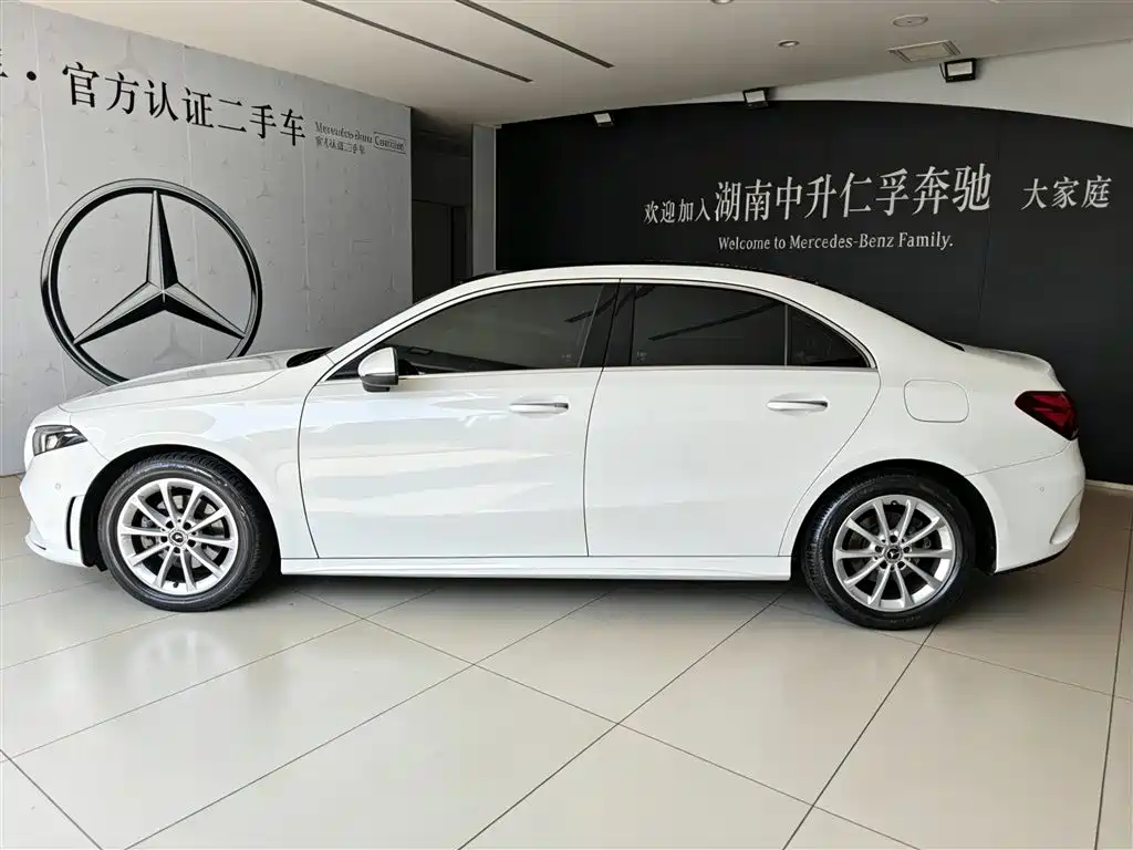 Mercedes-Benz A-Class 2021 — фото 12
