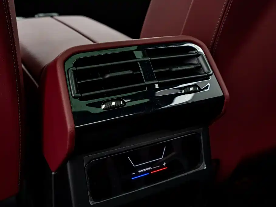 BMW 5 Series 2025 — фото 15