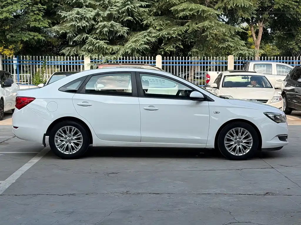 Buick Excelle GT 2015 — фото 16