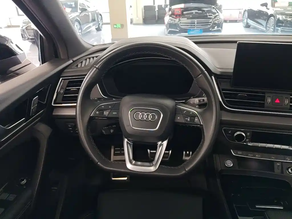 Audi Q5L 2024 — фото 17