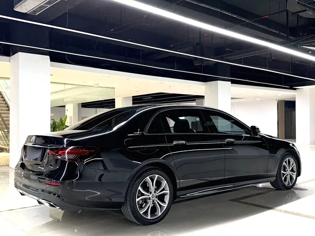 Mercedes-Benz E-Class 2022