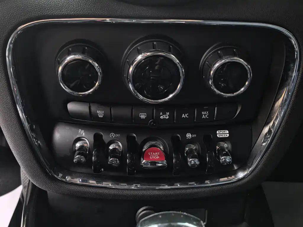 MINI Clubman 2019 — фото 15