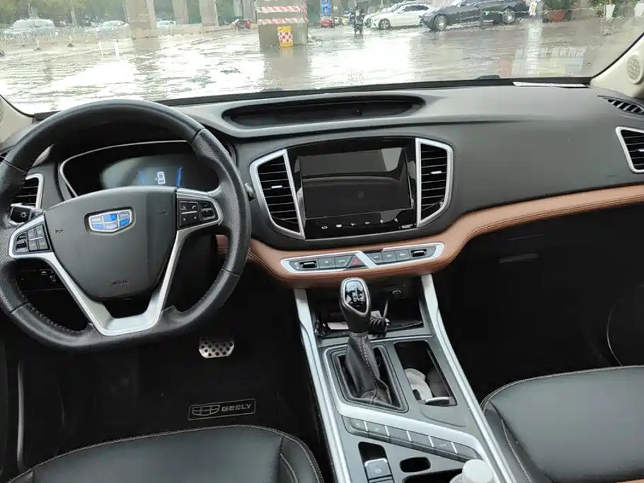 Geely Vision X6 2019 — фото 12
