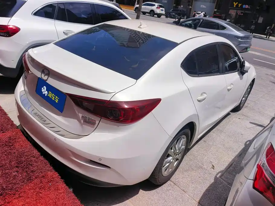 Mazda 3 Axela 2015