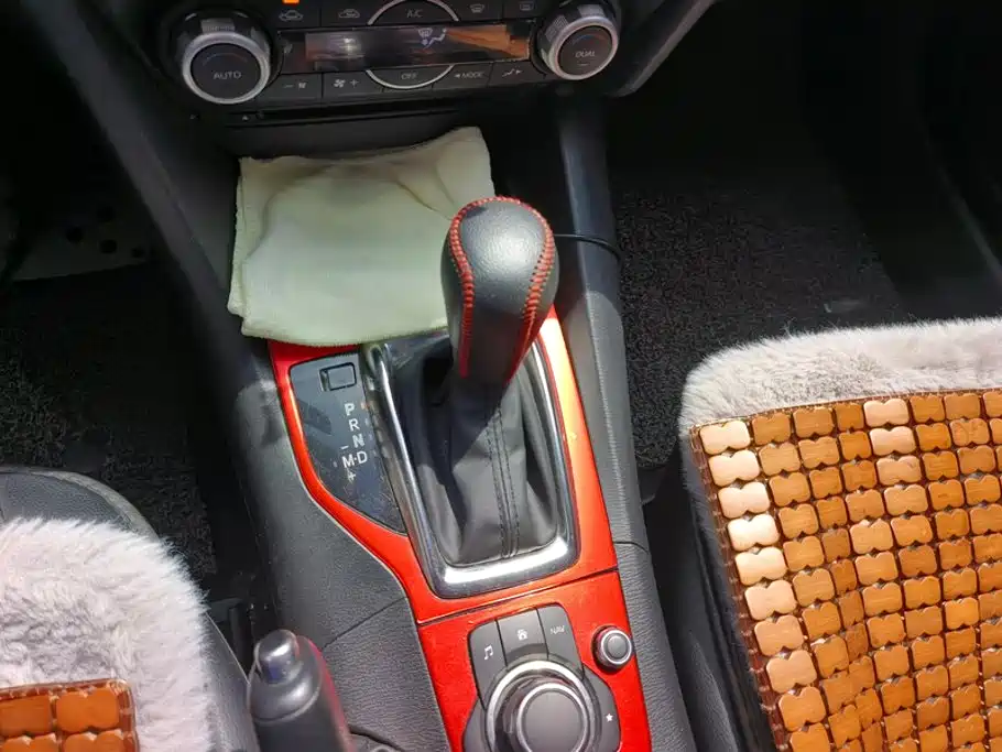 Mazda 3 Axela 2015 — фото 16