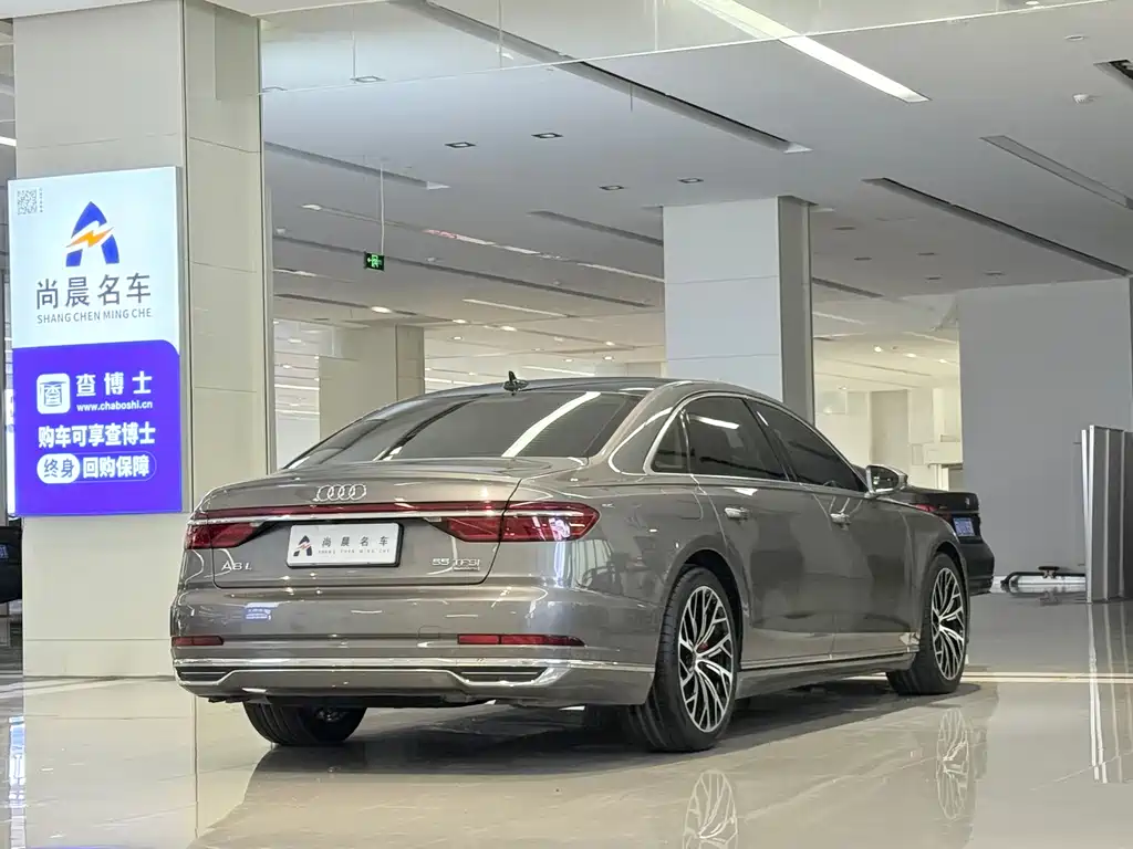 Audi A8 2018 — фото 15