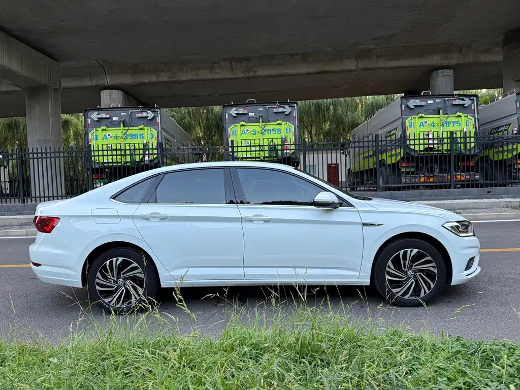 Volkswagen Sagitar 2021