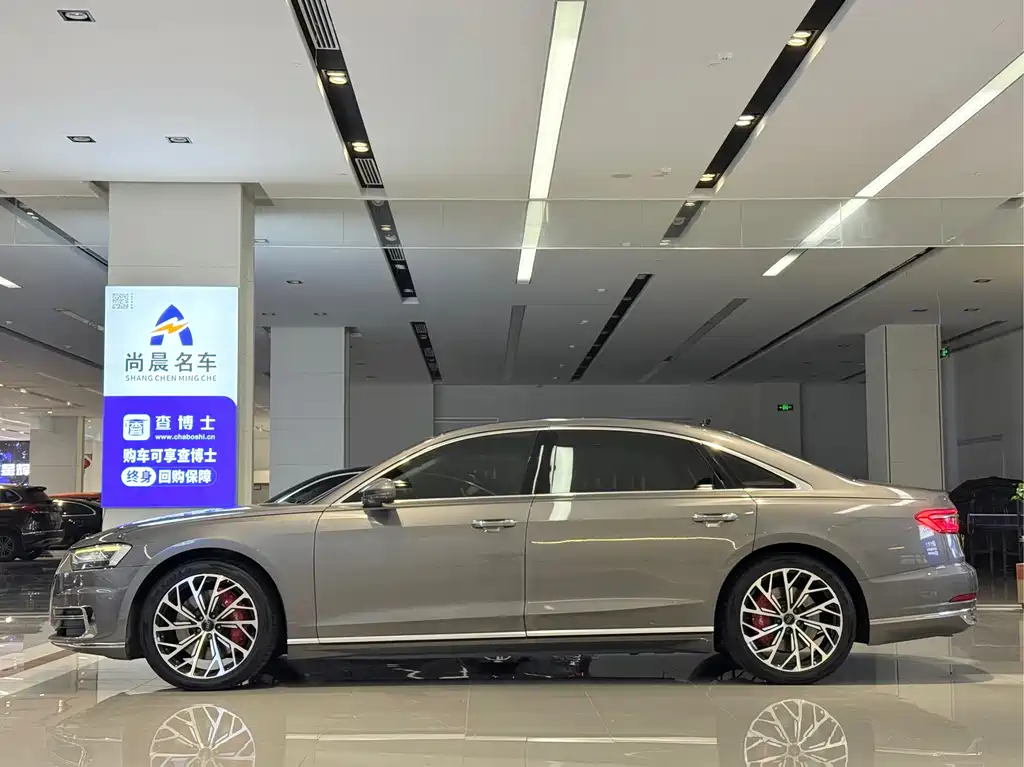 Audi A8 2018 — фото 16