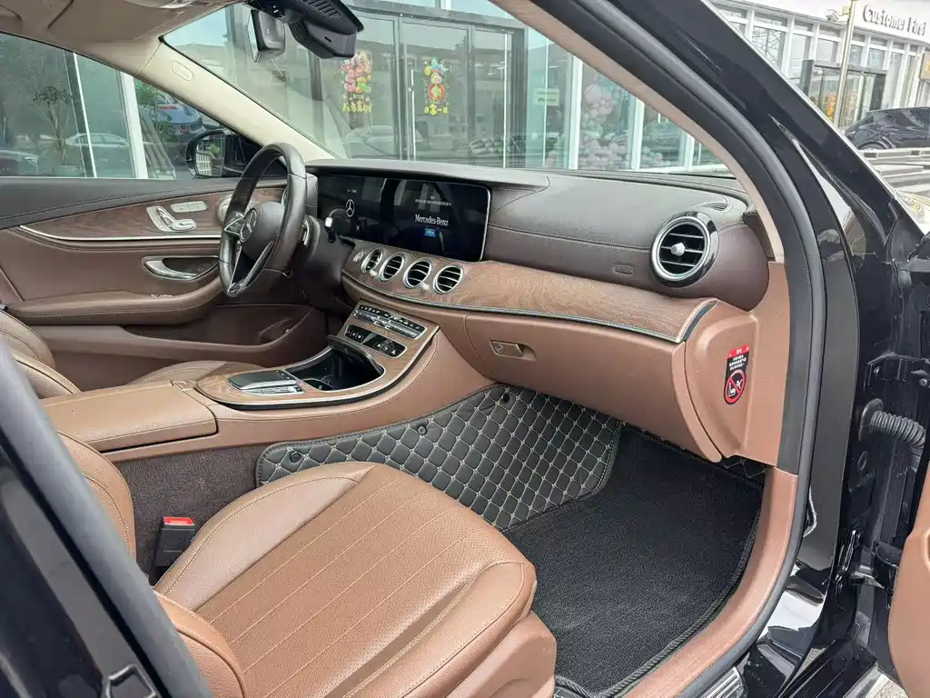 Mercedes-Benz E-Class 2022