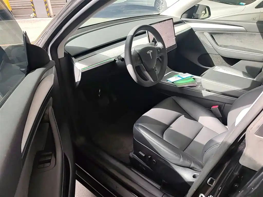 Tesla Model Y 2023 — фото 16
