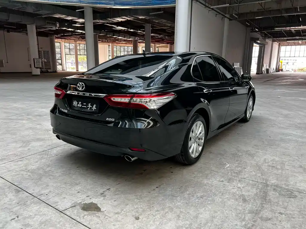 Toyota Camry 2019 — фото 6