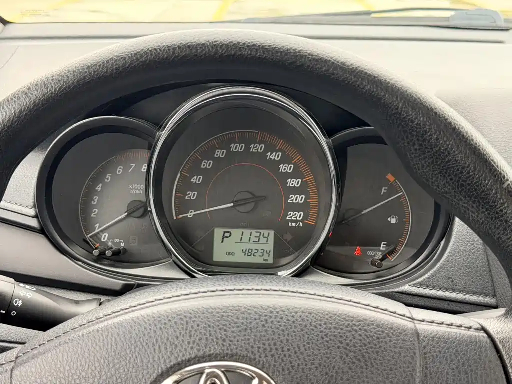 Toyota Yaris L 2020 — фото 8