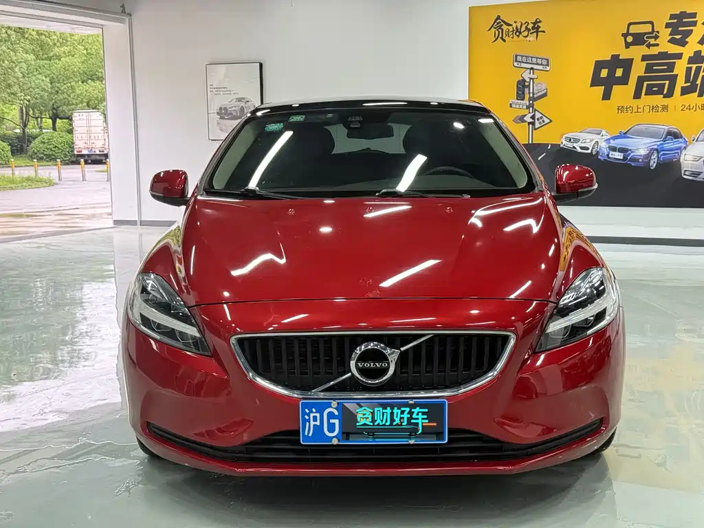 Volvo V40 2019 — фото 2