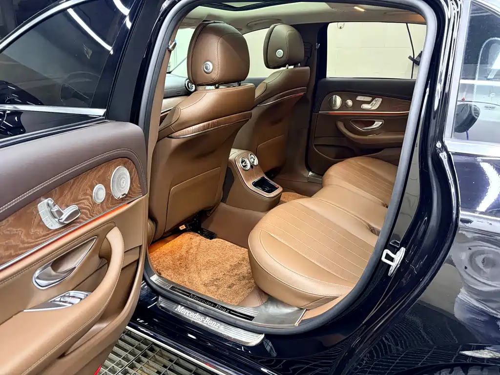 Mercedes-Benz E-Class 2022
