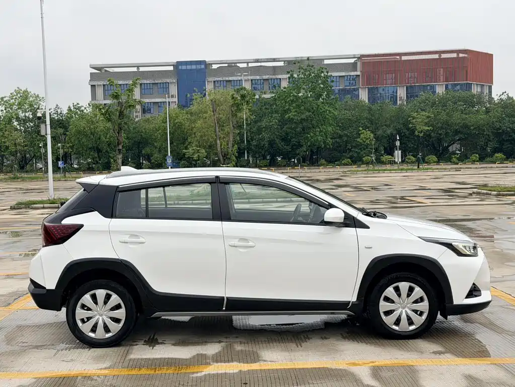 Toyota Yaris L 2020