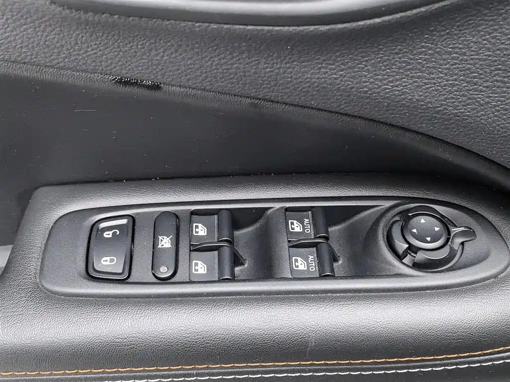 Jeep Compass 2018 — фото 9