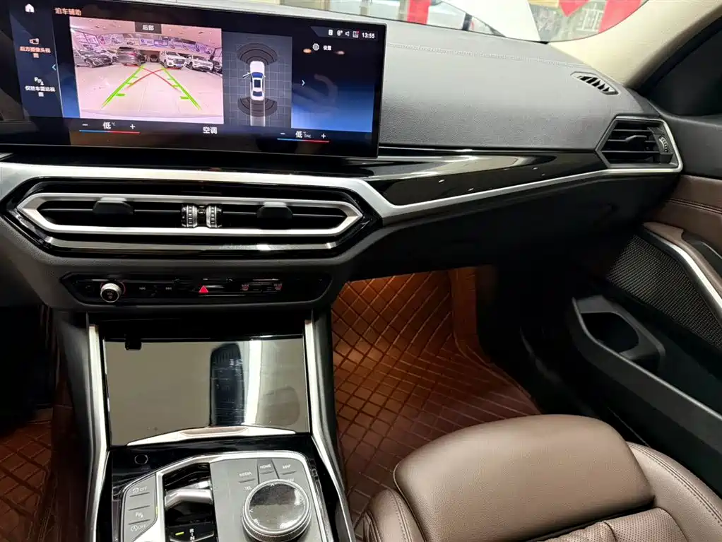 BMW 3 Series 2023 — фото 12