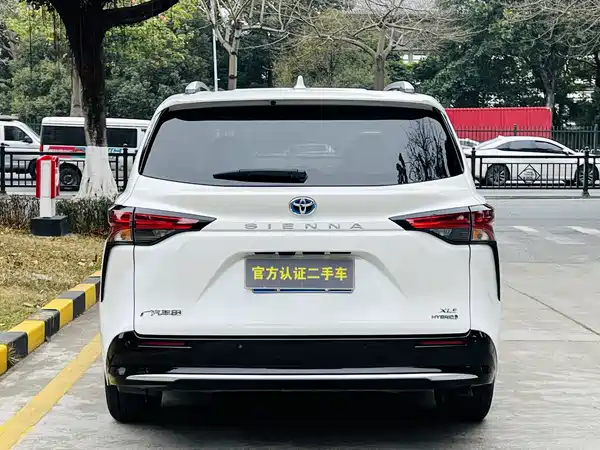 Toyota Sienna 2023