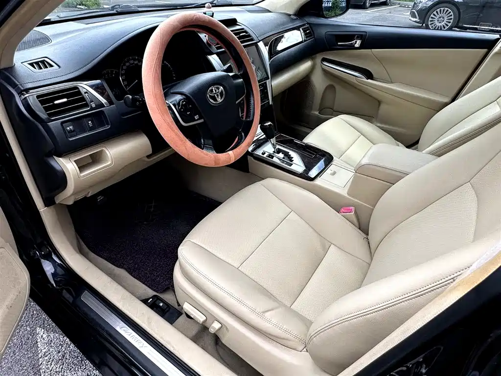 Toyota Camry 2015 — фото 4
