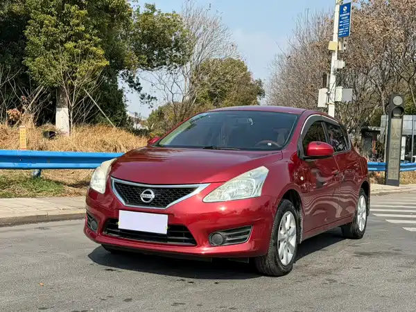Nissan Tiida 2014