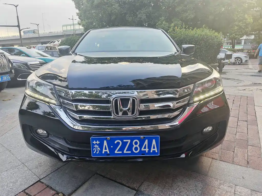 Honda Accord 2015 — фото 2