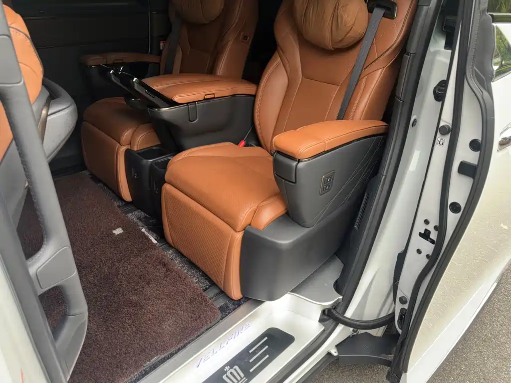 Toyota Vellfire 2024 — фото 13