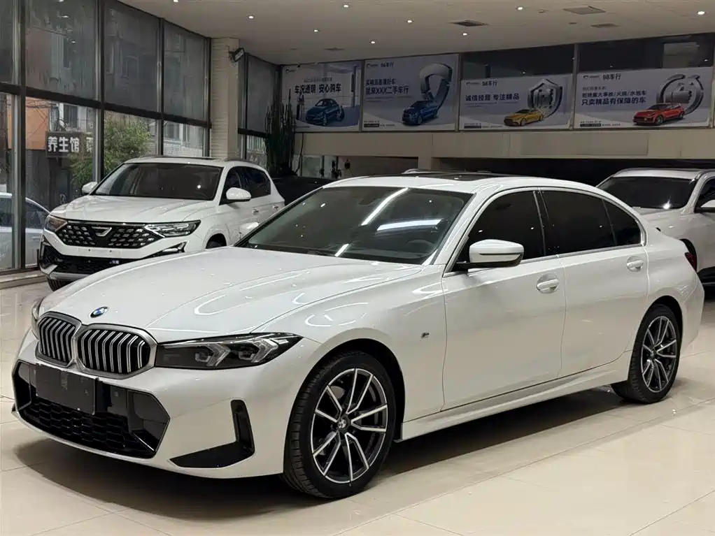 BMW 3 Series 2023 — фото 1