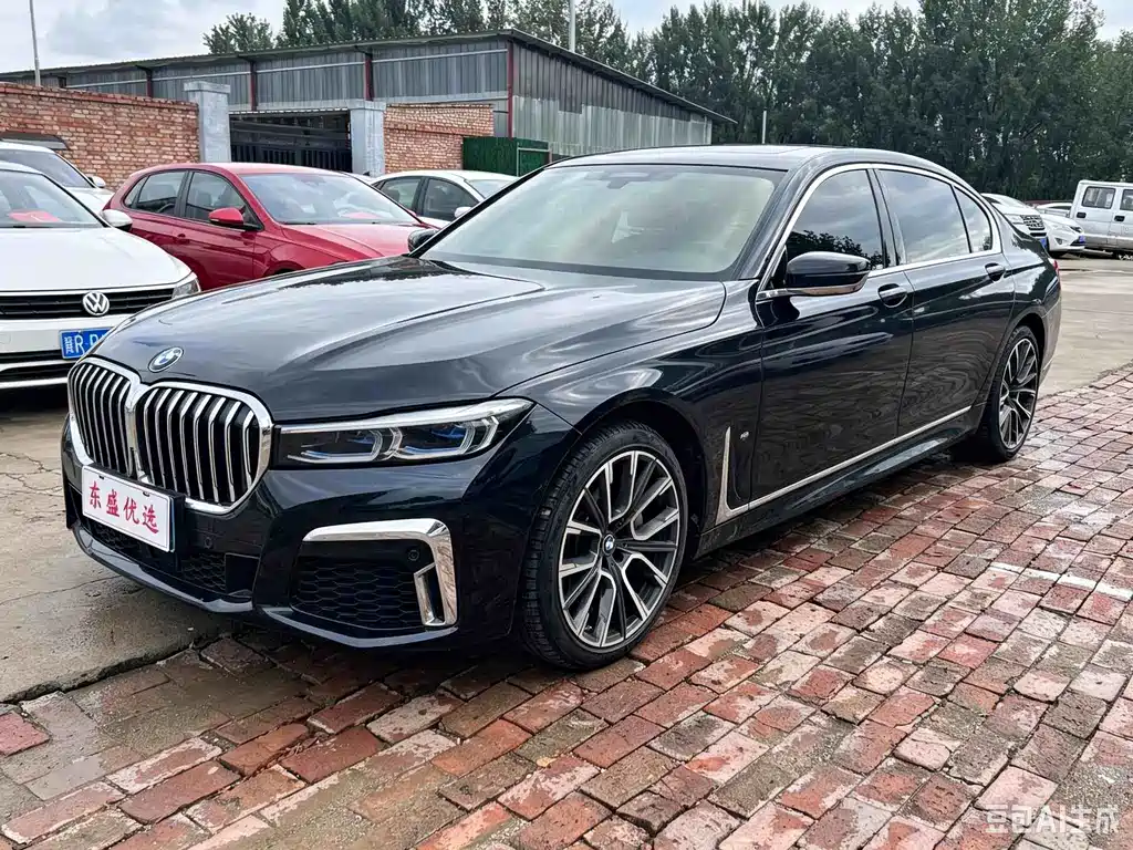 BMW 7 Series 2023 — фото 1
